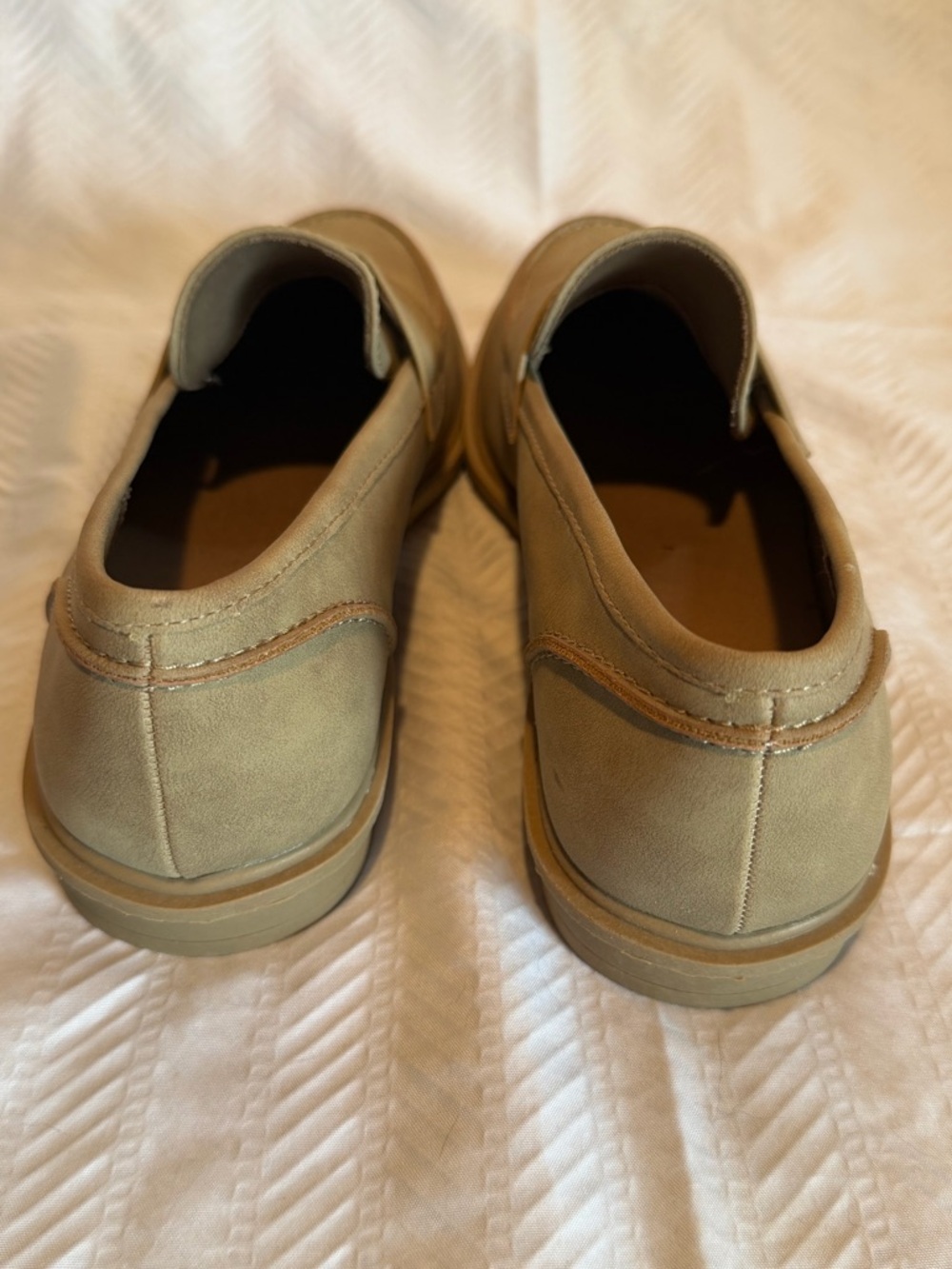 Rocket Dog Women's Tan Gabby Loafers NWOT - Picture 4 of 4
